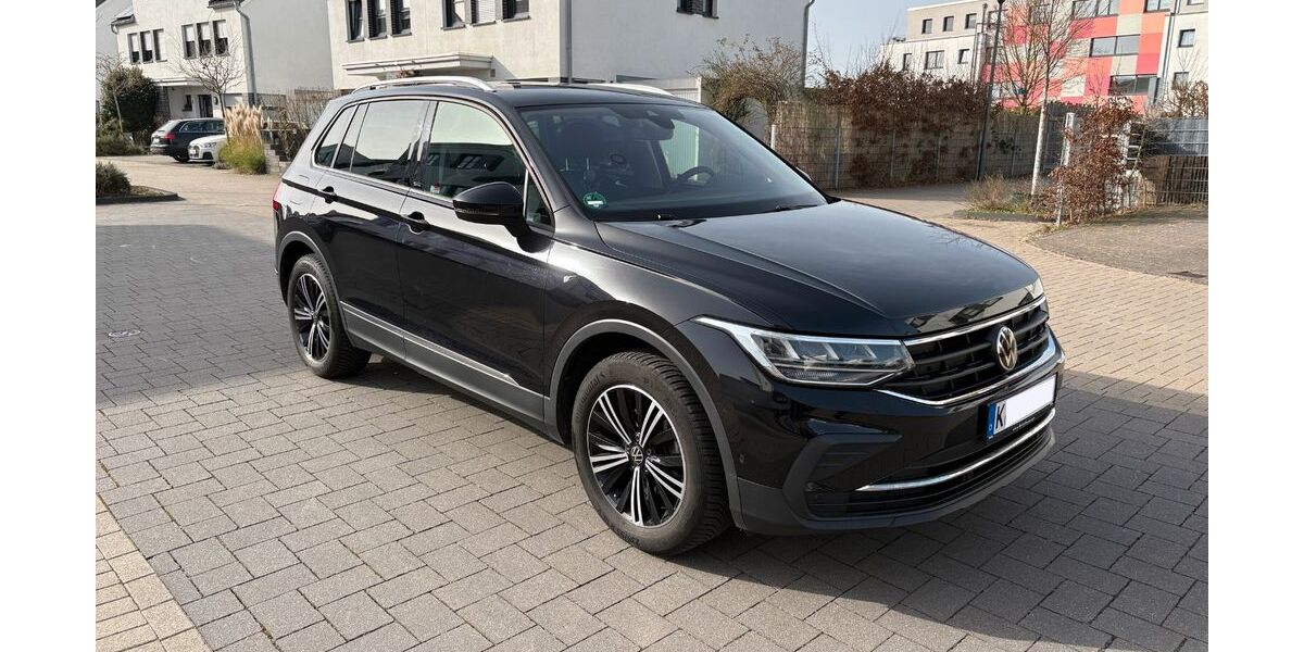 VW Tiguan 56.000 km 23.400 &euro; Köln 50999