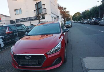 Hyundai i30 75.641 km 12.499 &euro; Köln 51143