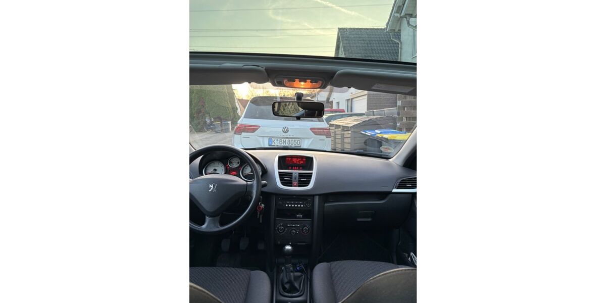 Peugeot 207 134.200 km 3.700 &euro; Köln 51067