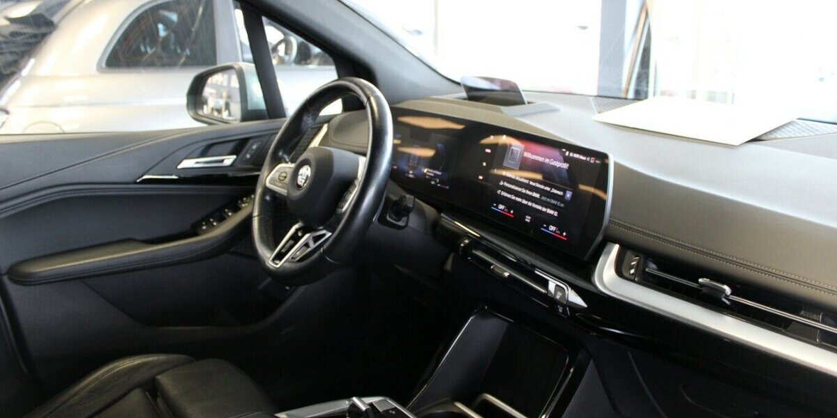 BMW 218 Active Tourer Aut. - M SPORT - Leder - Panoram 53.725 km 28.980 &euro; Euskirchen 53881