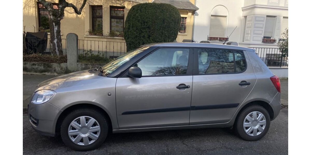 Skoda Fabia 143.565 km 2.790 &euro; Köln 51065