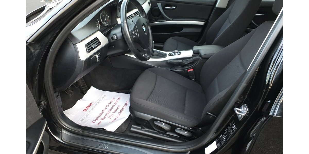 BMW 320i NAVI XENON PDC GARANTIE AHK BLUETOOTH 139.715 km 8.708 &euro; Köln 50858