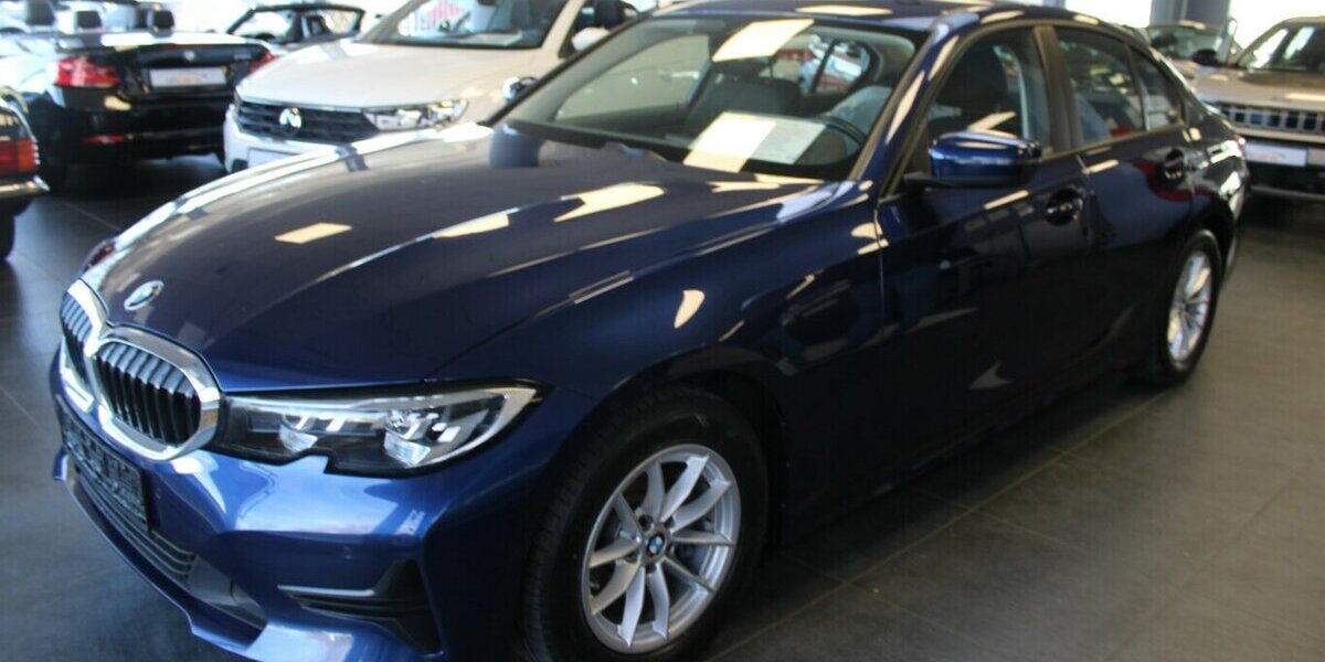 BMW 318 318d Advantage 1.HAND LED - Navi - Shz. 102.245 km 19.980 &euro; Euskirchen 53881