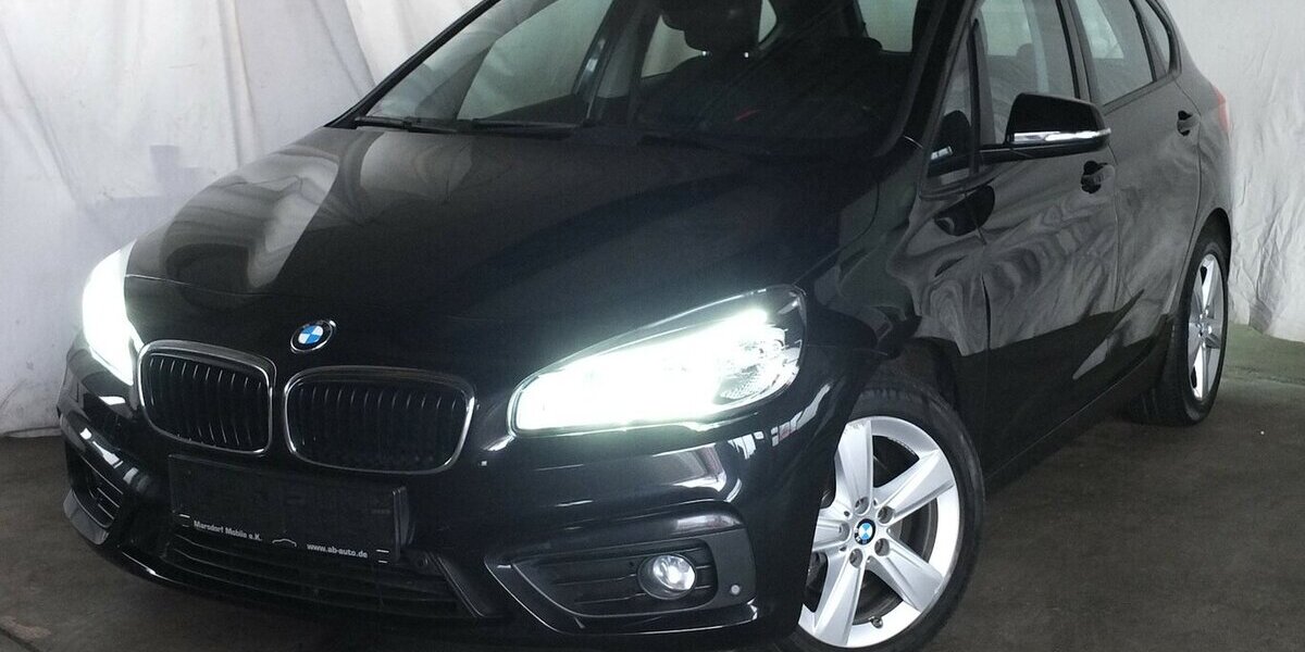 BMW 218 Active Tourer ADVANTAGE NAVI PARKASISSTENT SHZ 124.575 km 10.900 &euro; Köln 50858