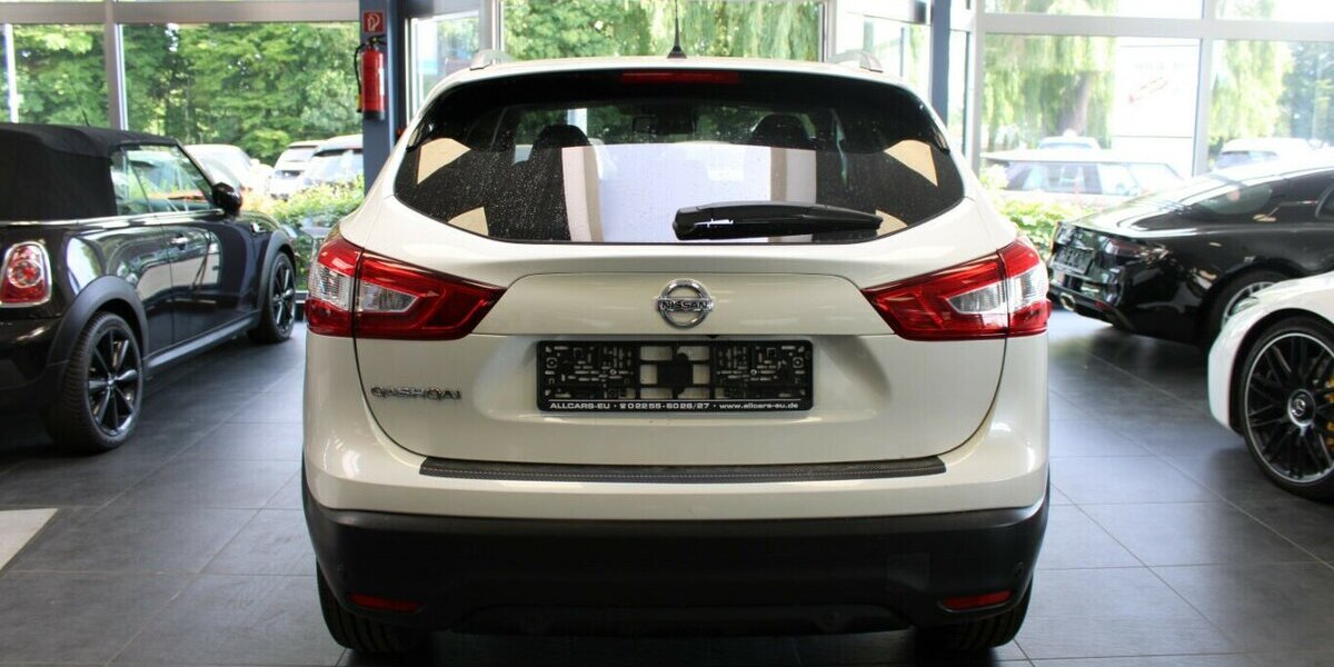 Nissan Qashqai 1.6 DIG-T 360° 4x2 109.771 km 13.980 &euro; Euskirchen 53881