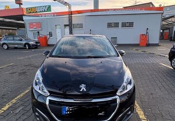Peugeot 208 129.300 km 5.900 &euro; Köln 51145