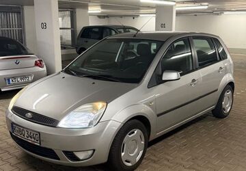 Ford Fiesta 210.000 km 1.350 &euro; Köln 51105