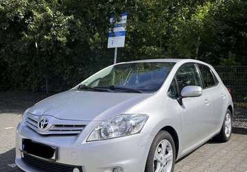 Toyota Auris 147.000 km 7.400 &euro; Köln 50858