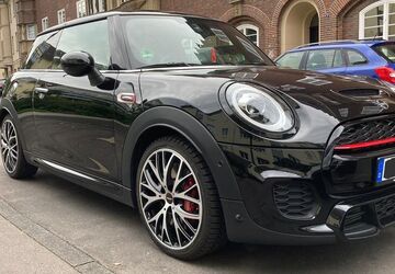 Mini John Cooper Works 82.000 km 21.990 &euro; Köln 50678