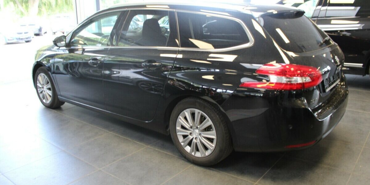 Peugeot 308 SW PureTech 130 GPF Allure 33.490 km 14.980 &euro; Euskirchen 53881