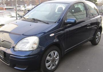 Toyota Yaris 108.000 km 2.490 &euro; Köln 51105