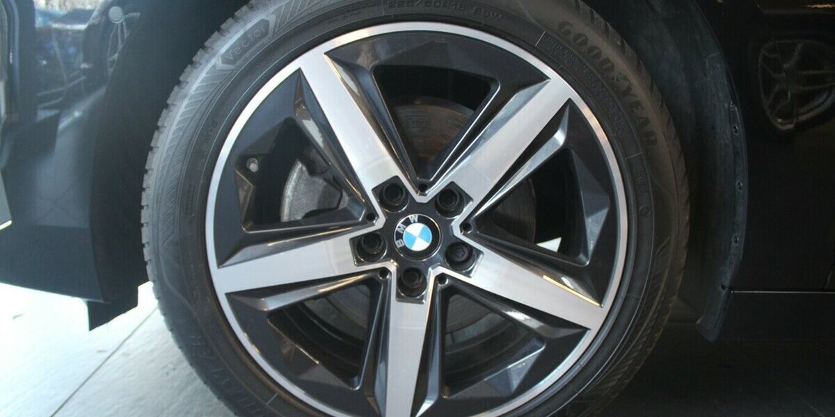 BMW 220 Active Tourer NEW MODELL - LED - Navi - Kamera 51.240 km 23.980 &euro; Euskirchen 53881