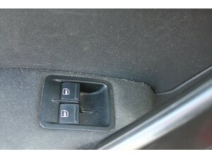 VW Caddy 2,0 Tdi 5-Sitzer 1.Hd NAVI Scheckheft gepfle 296.000 km 7.950 &euro; Bonn 53225