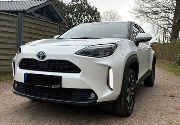 Toyota Yaris 29.950 km 22.499 &euro; Rösrath 51503