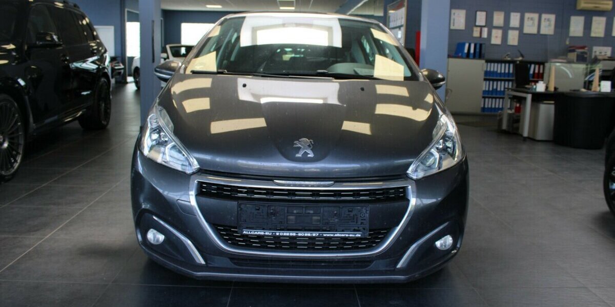 Peugeot 208 Blue-HDi 120 Allure 135.620 km 7.980 &euro; Euskirchen 53881