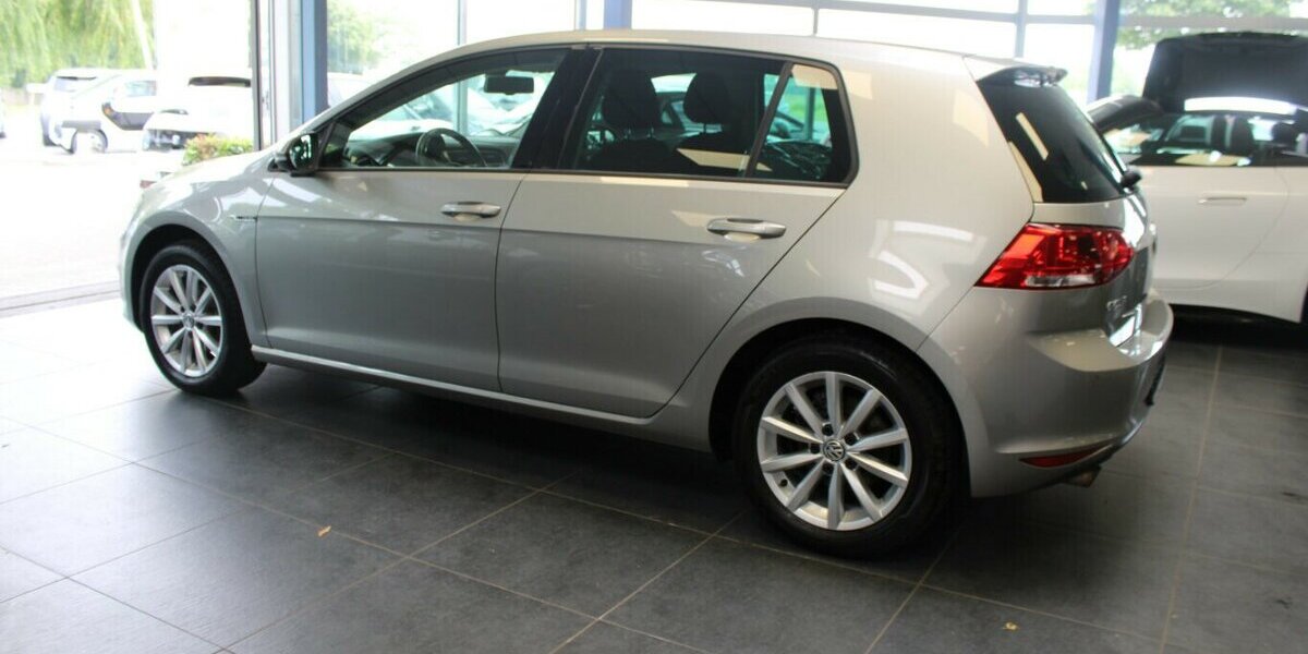 VW Golf 1.2 TSI BlueMotion Lounge 95.780 km 10.780 &euro; Euskirchen 53881
