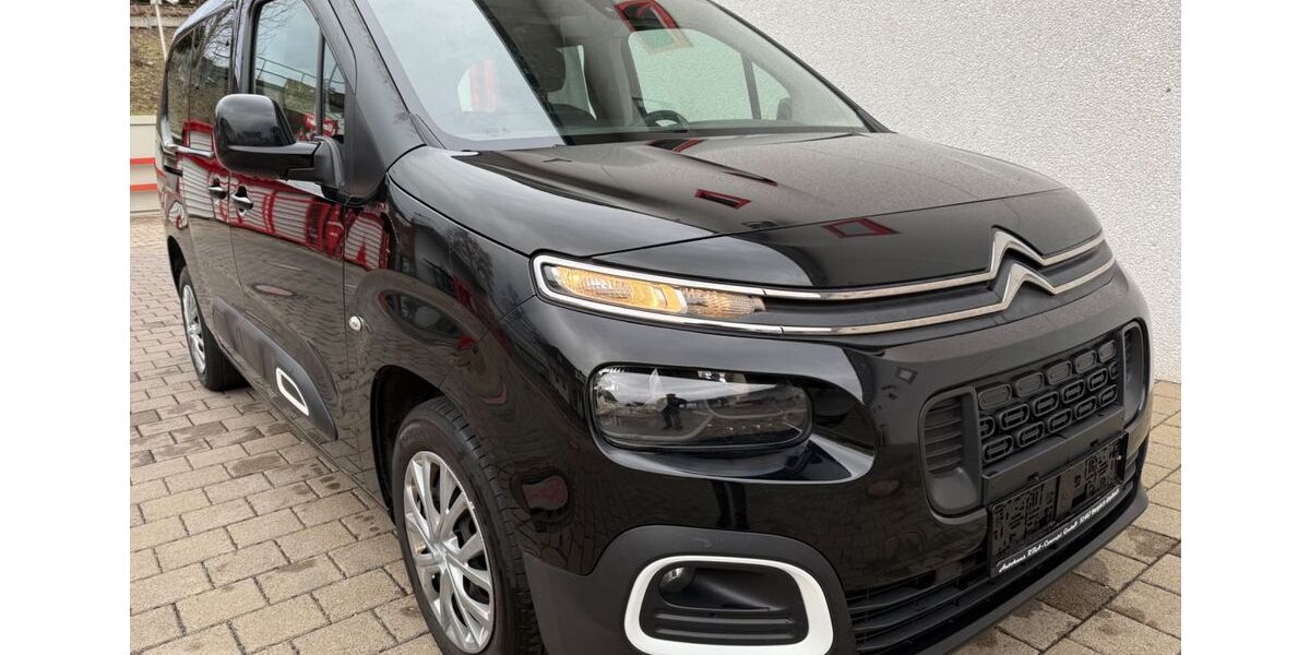 Citroen Berlingo 158.050 km 10.990 &euro; Bergisch Gladbach 51467