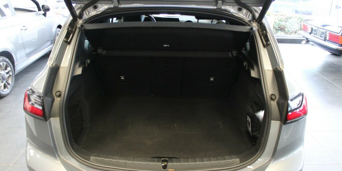 BMW 218d Active Tourer Aut. - M SPORT - Leder - Panora 53.725 km 28.980 &euro; Euskirchen 53881