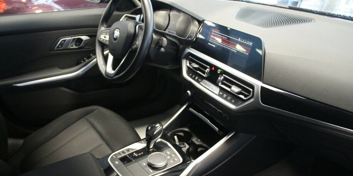 BMW 318 318i Touring Aut. Advantage 51.120 km 23.980 &euro; Euskirchen 53881