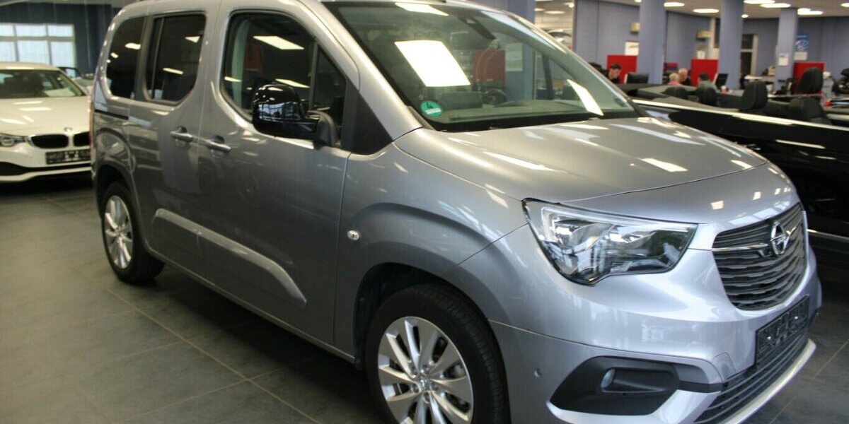 Opel Combo-e Life Ultimate 27.035 km 19.980 &euro; Euskirchen 53881