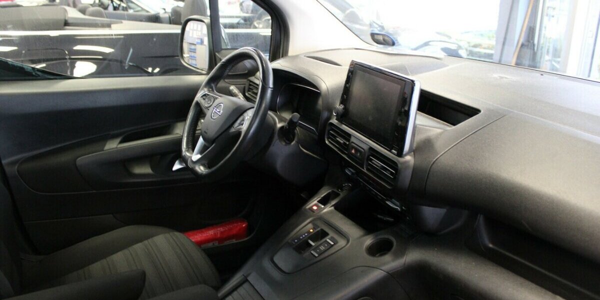 Opel Combo-e Life Ultimate 27.035 km 19.980 &euro; Euskirchen 53881