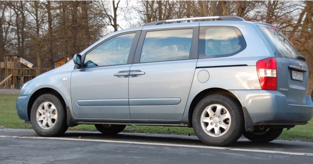 Kia Carnival 48.000 km 9.900 &euro; Bonn 53225