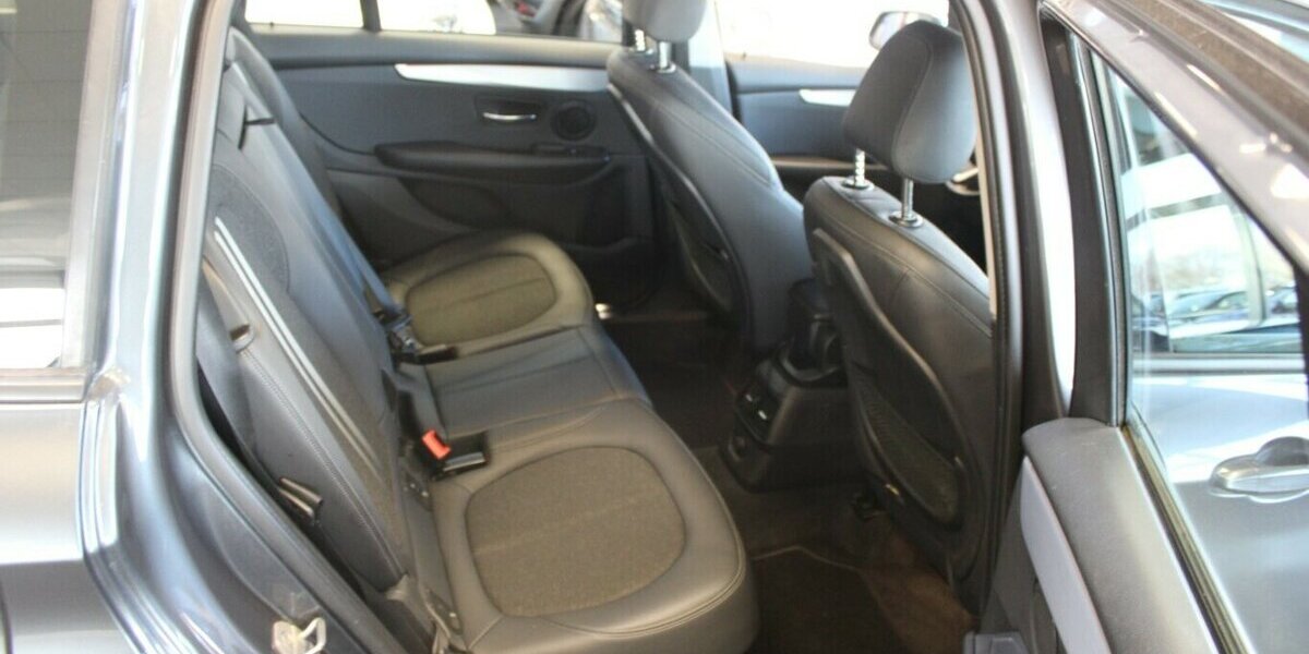 BMW 220 Gran Tourer Aut. Sport Line - 7-Sitzer - 106.315 km 18.480 &euro; Euskirchen 53881