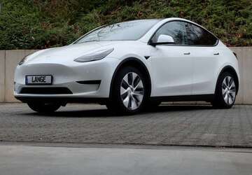 Tesla Model Y 35.045 km 32.965 &euro; Köln 50996