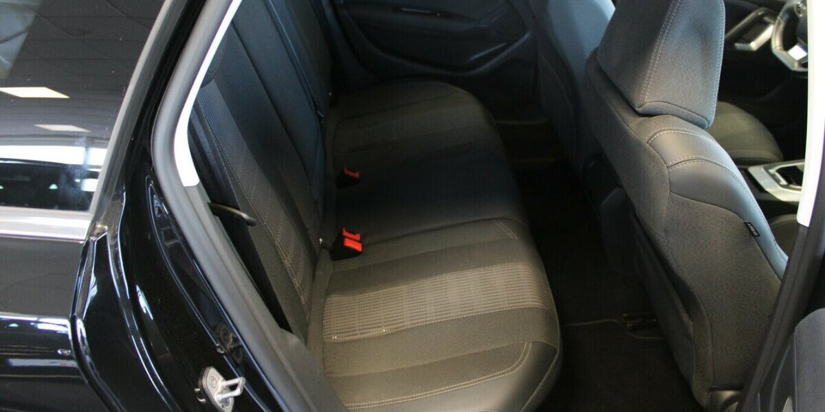 Peugeot 308 SW PureTech 130 GPF Allure 33.490 km 14.980 &euro; Euskirchen 53881