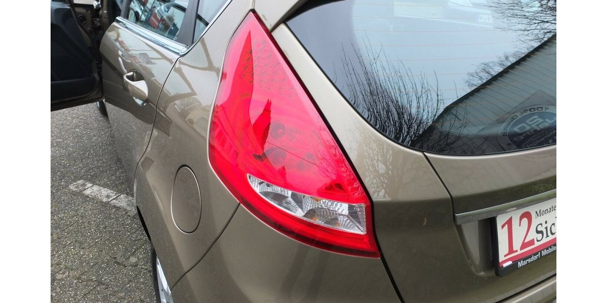 Ford Fiesta TITANIUM KLIMAAUTOMATIK RÜCKFAHRKAMERA 115.395 km 5.908 &euro; Köln 50858