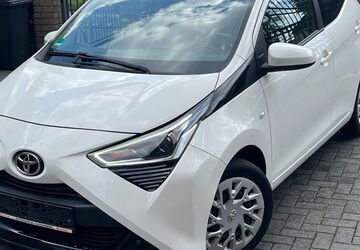 Toyota Aygo (X) 135.600 km 7.999 &euro; Bergisch Gladbach 51469