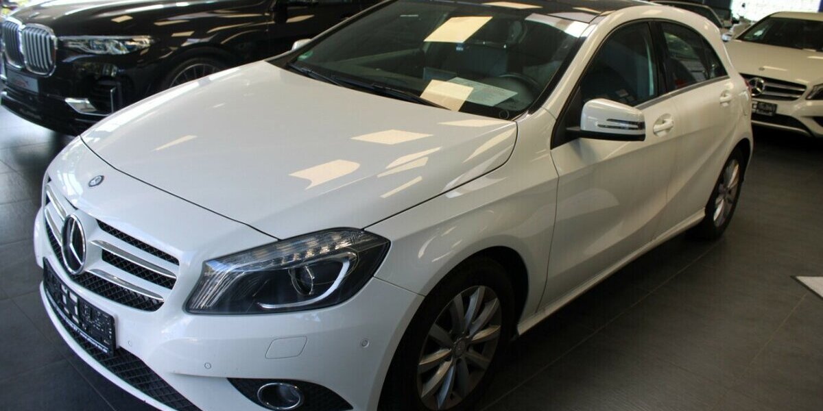 Mercedes-Benz A 180 Style - Panorama - Navi - Xenon - 105.500 km 11.980 &euro; Euskirchen 53881