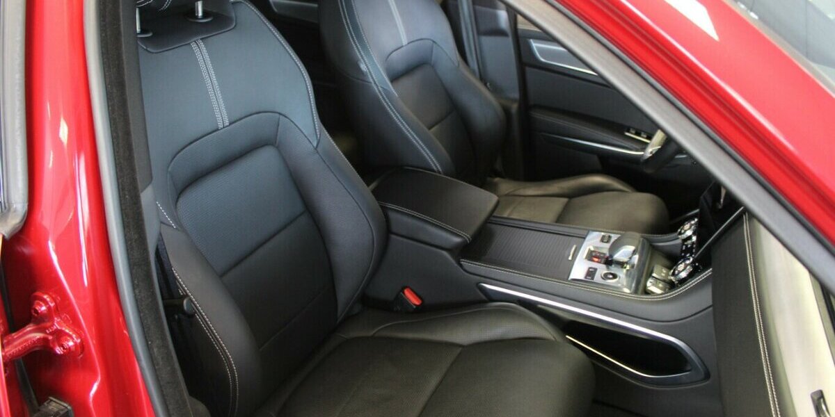 Jaguar F-Pace D300 Mild-Hybrid R-Dynamic SE AWD 95.844 km 32.980 &euro; Euskirchen 53881