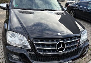 Mercedes-Benz ML 300 198.900 km 11.000 &euro; Bergisch Gladbach 51427