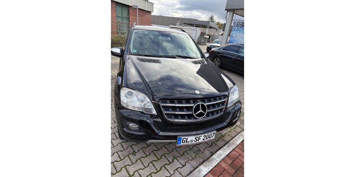 Mercedes-Benz ML 300 198.900 km 11.000 &euro; Bergisch Gladbach 51427