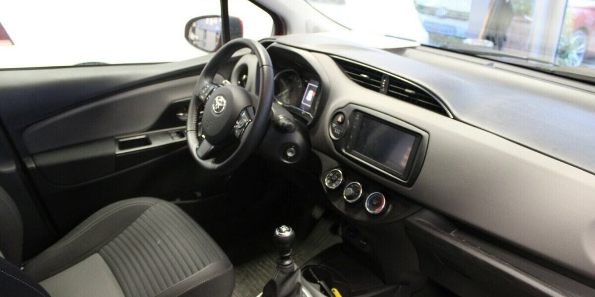 Toyota Yaris 1.5 Bual-VVR-iE Comfort 50.592 km 12.980 &euro; Euskirchen 53881