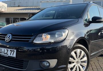 VW Touran 300.208 km 5.699 &euro; Lohmar 53797