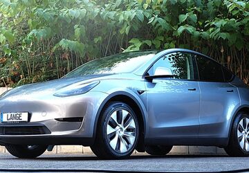 Tesla Model Y 85.581 km 34.980 &euro; Köln 50996