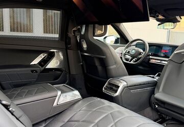 BMW i7 16.528 km 103.950 &euro; Köln 50739