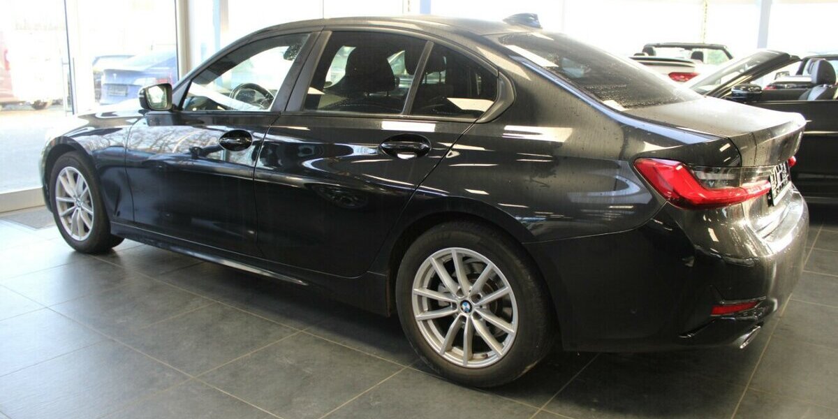 BMW 318 318i Aut. Advantage 47.175 km 24.980 &euro; Euskirchen 53881