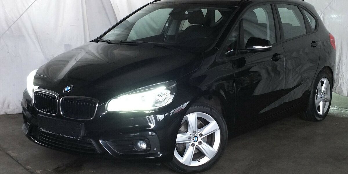 BMW 218 Active Tourer ADVANTAGE NAVI PARKASISSTENT SHZ 124.575 km 10.900 &euro; Köln 50858