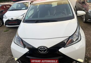 Toyota Aygo (X) 95.000 km 7.990 &euro; Bonn 53123