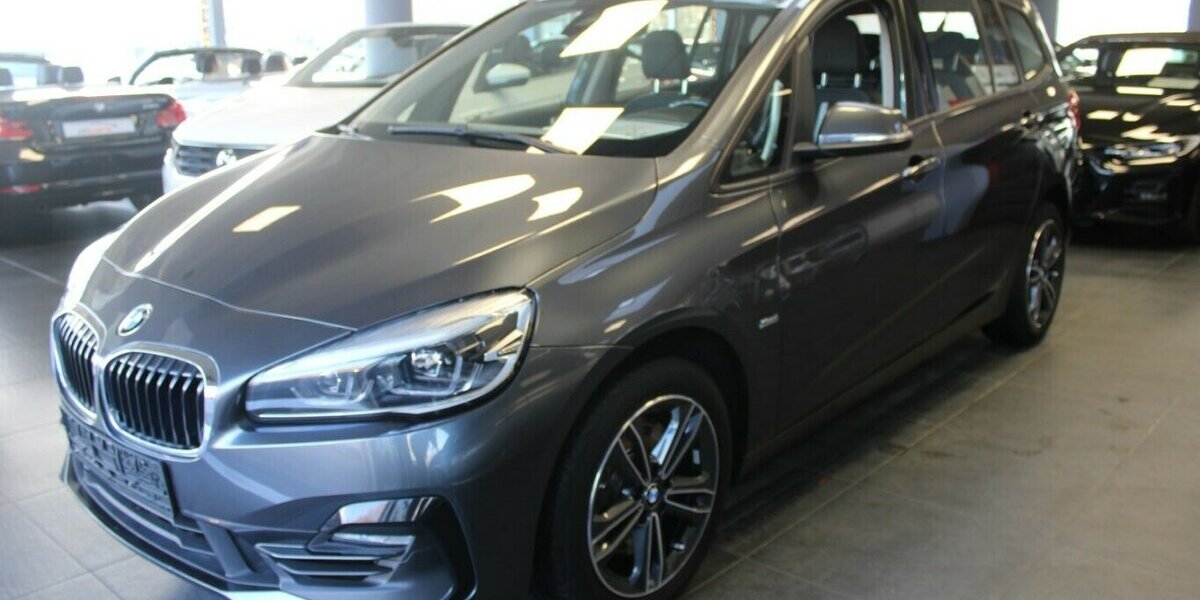 BMW 220i Gran Tourer Aut. Sport Line - 7-Sitzer - 106.315 km 18.480 &euro; Euskirchen 53881