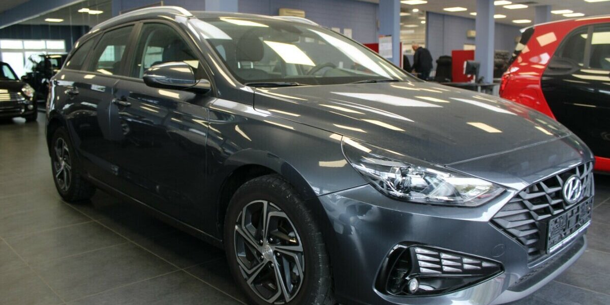 Hyundai i30 Kombi 1.0 T-GDI DCT Select 42.180 km 16.980 &euro; Euskirchen 53881