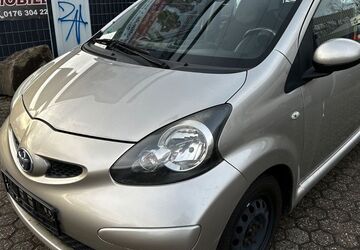 Toyota Aygo (X) 162.000 km 2.499 &euro; Köln 51145