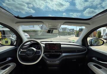 Fiat 500e 28.000 km 22.499 &euro; Bergisch Gladbach 51467