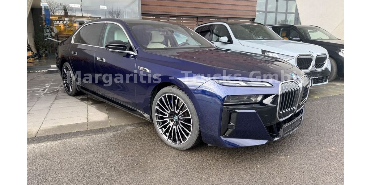 BMW M760 12.800 km 116.890 &euro; Köln Rodenkirchen 50996