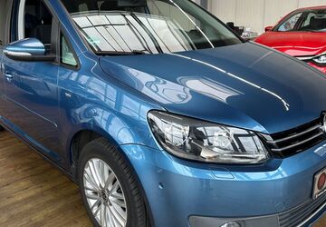 VW Touran 124.853 km 10.900 &euro; Sankt Augustin 53757