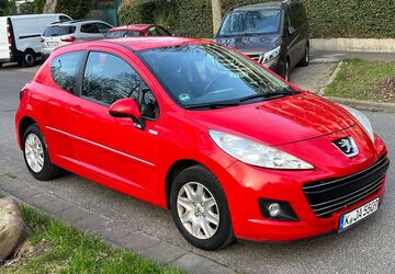 Peugeot 207 124.000 km 2.500 &euro; Köln 50858