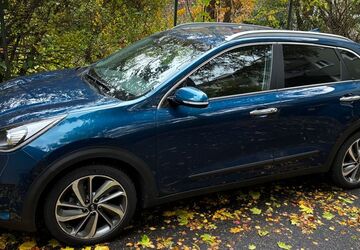 Kia Niro 32.000 km 17.600 &euro; Köln 51063